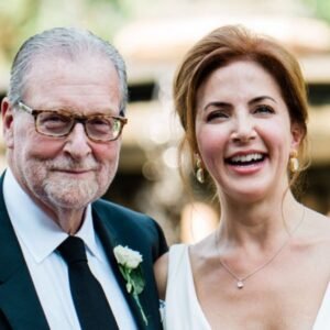 1-Mr.-Mrs.-Peter-Greenberg-300×300