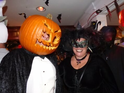 44611140_10157502659619460_8484084998436028416_o-475×356