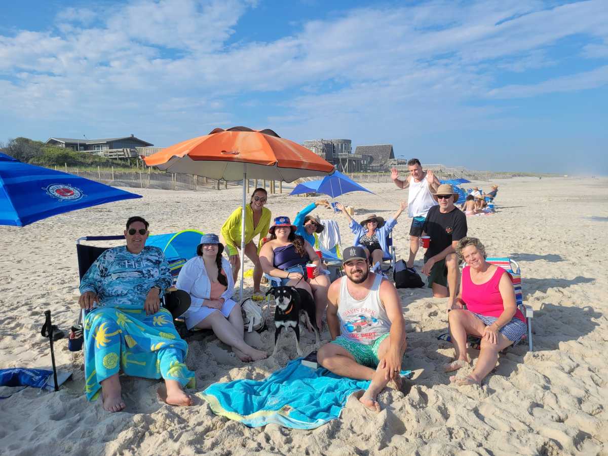 Fil-Happiest-Birthday-with-Family-and-Friends