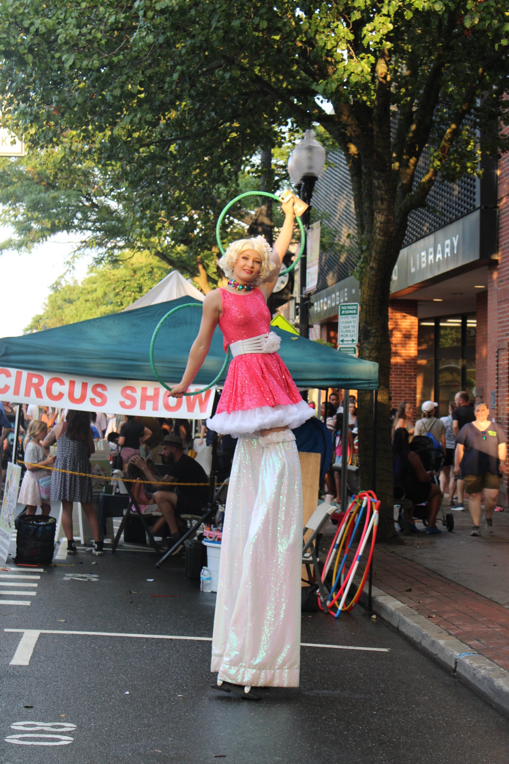 Woman on stilts!