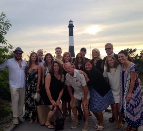 Barefoot Black Tie party making their way to the lighthouse by foot, 2015.