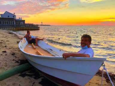 Sitting-in-the-boat-on-the-Bay-475×356