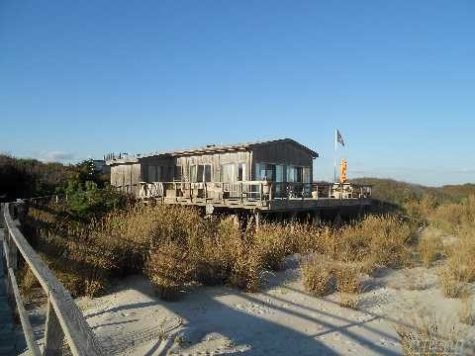 View of a Spatangaville home (Copyright (C), Multiple Listing Service of Long Island, Inc, 2004)