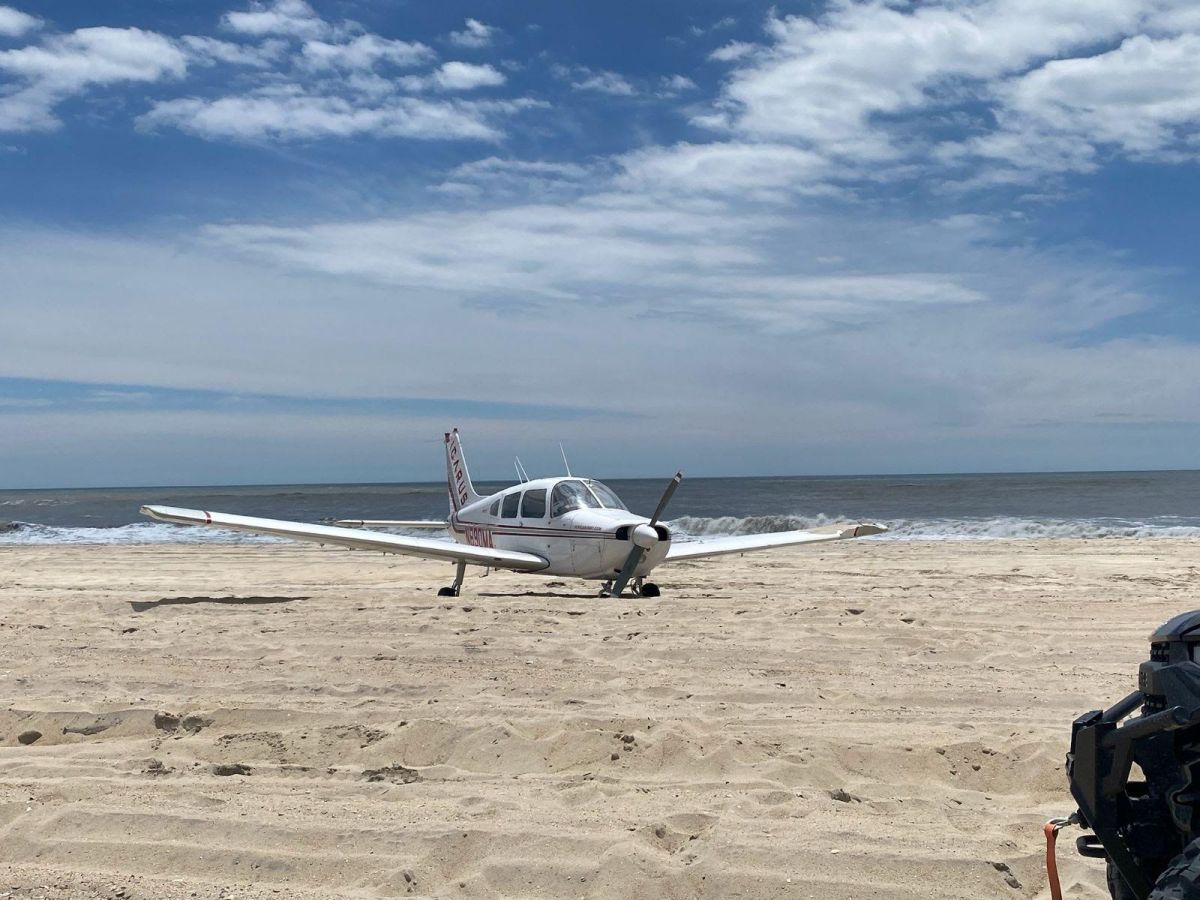 Airplane Icarus