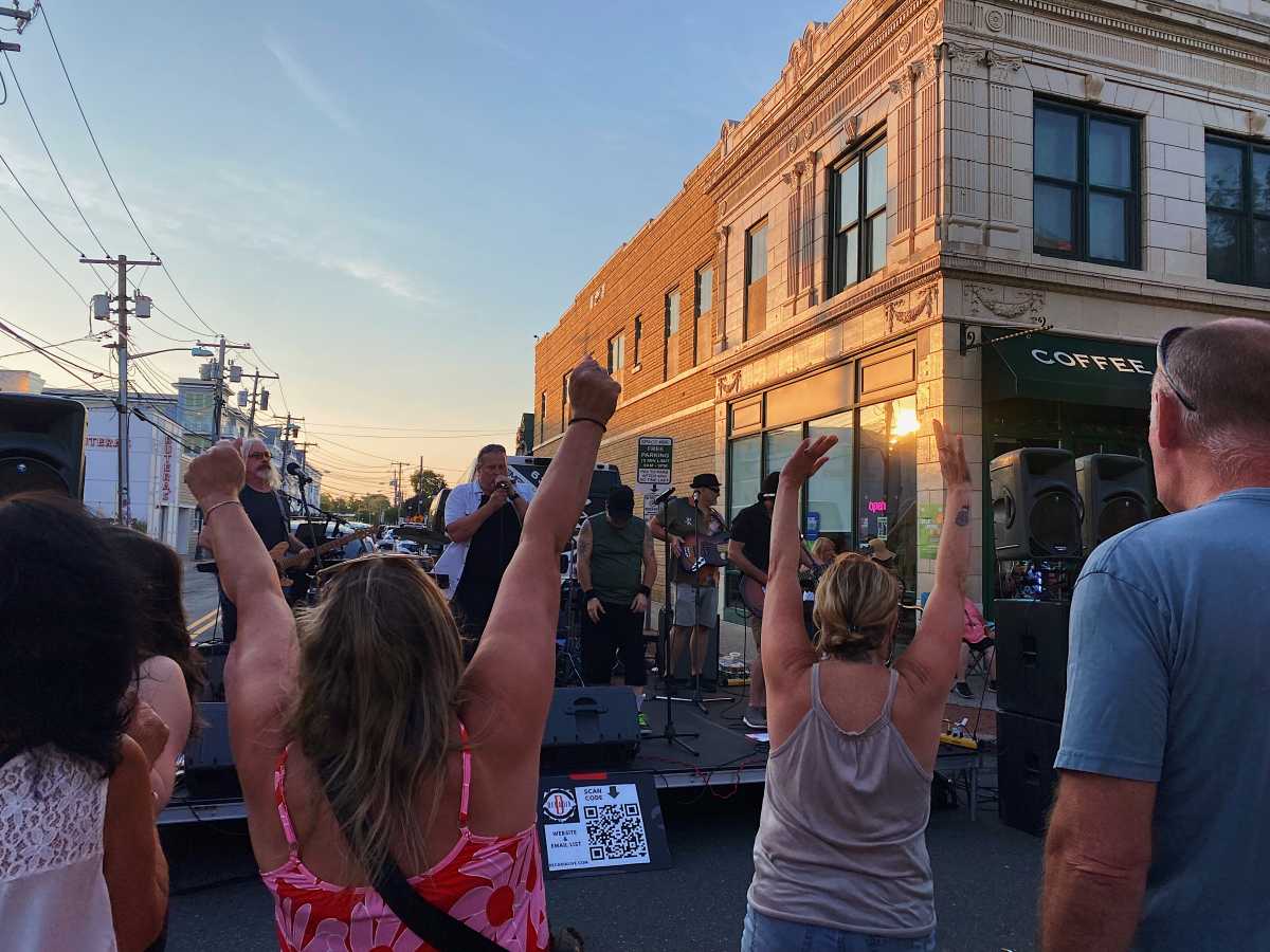 From block parties to a waterfront celebration to an art show that attracts thousands, summer is a time to explore everything communities along the Great South Bay have to offer. From Babylon to Patchogue, you’ll want to circle the dates for these summer festivals on your calendar.