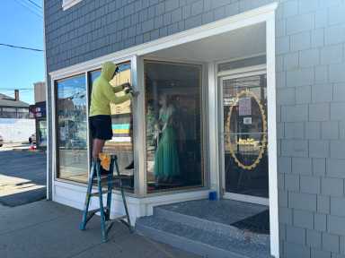 Almost 10 months after downtown being ravaged by fire, Paper Doll Vintage Boutique is set to reopen in the heart of Sayville.  Its new location is at 106 Railroad Avenue, and its reopen date is August 16. Since first opening in 2012, the boutique has become a Long Island institution—outfitting shows like The Marvelous Mrs. Maisel, supplying vintage pieces to Netflix, Hulu, Amazon, and A24, being featured in The New Yorker, and winning Best of Long Island 12 times since 2013.
