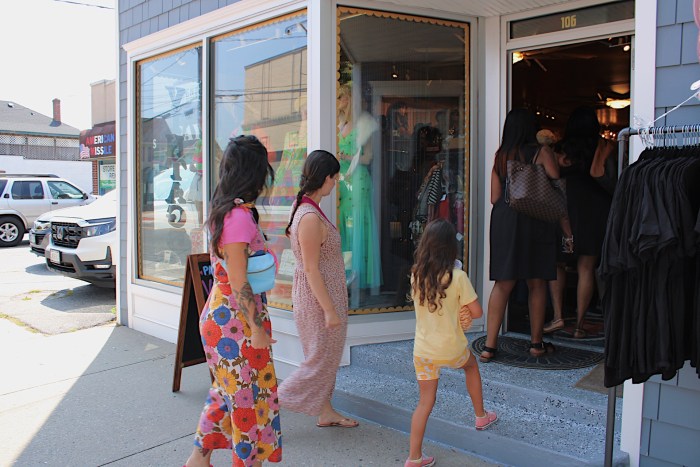 Like a phoenix rising from the ashes, Paper Doll Vintage Boutique has triumphantly reopened at a brand-new location! After last fall’s devastating fire on Main Street that destroyed the original storefront, owner Dominique Maciejka has been steadily rebuilding on Railroad Avenue in Sayville.