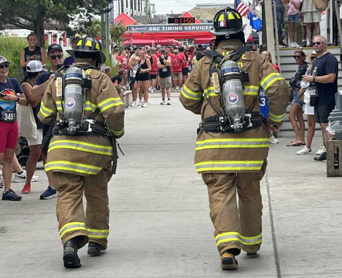 Ocean Beach transformed into a sea of purpose and remembrance on Sunday, July 27, as more than 900 people gathered for the third annual Tunnel to Towers 5K Run & Walk on Fire Island. What began in 2022 as a small local fundraiser has grown into a major community event and official race in the national Tunnel to Towers Run, Walk & Climb Series. This year, it raised over $70,000 for the foundation, which honors fallen FDNY firefighter Stephen Siller by supporting first responders, veterans, and their families.