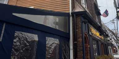 Harp & Hound, the popular Irish-style pub in downtown Islip Hamlet has closed after a kitchen fire on the morning of November 12. The Islip Fire Department responded to a fire alarm at 7:34 a.m. and arrived to find smoke coming from the back of 528 Main Street. When they entered, crews saw flames coming from the cook loft above the kitchen, as well as from the building’s electrical service, according to accounts described by Islip Fire Department 2nd Chief Ferrari. 