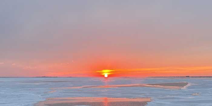 Saturday, January 31 Sweets and Treats Expo If you’ve got a sweet tooth and love shopping small, visit the Sweets and Treats Expo at Great South Bay Brewery, 25 Drexel Drive, Bay Shore, from noon to 6 p.m. The full-scale indulgence brings together artisan sweets, gourmet treats, and interactive experiences, all under one roof at the brewery! Whether you’re searching for the perfect Valentine’s Day gift, planning a fun weekend outing, or just ready to treat yourself, this event delivers something for everyone. For details, visit greatsouthbaybrewery.com.