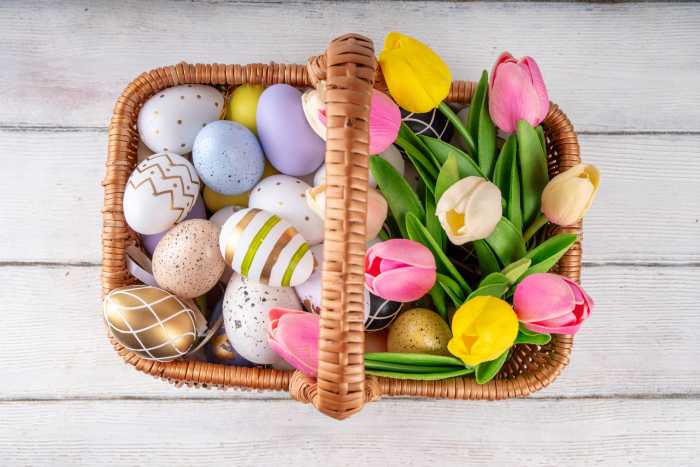 Sunday, April 5 (10 a.m., 12 p.m., 2 p.m.)  Easter Brunch at the Long Island Aquarium  Enjoy a delicious Easter brunch at the waterfront Sea Star Ballroom inside the Long Island Aquarium, located at 431 East Main Street, Riverhead. Guests can indulge in a traditional brunch fare, participate in a craft station, and meet the Easter Bunny! Finish your day with a visit to the Aquarium and join the Penguin Scavenger “Egg Hunt!” Admission to the Aquarium is included with the brunch ticket. Celebrate the holiday with an activity the entire family will enjoy! Dining is available from 10 a.m. to 2 p.m. To reserve a spot, visit longislandaquarium.com. 