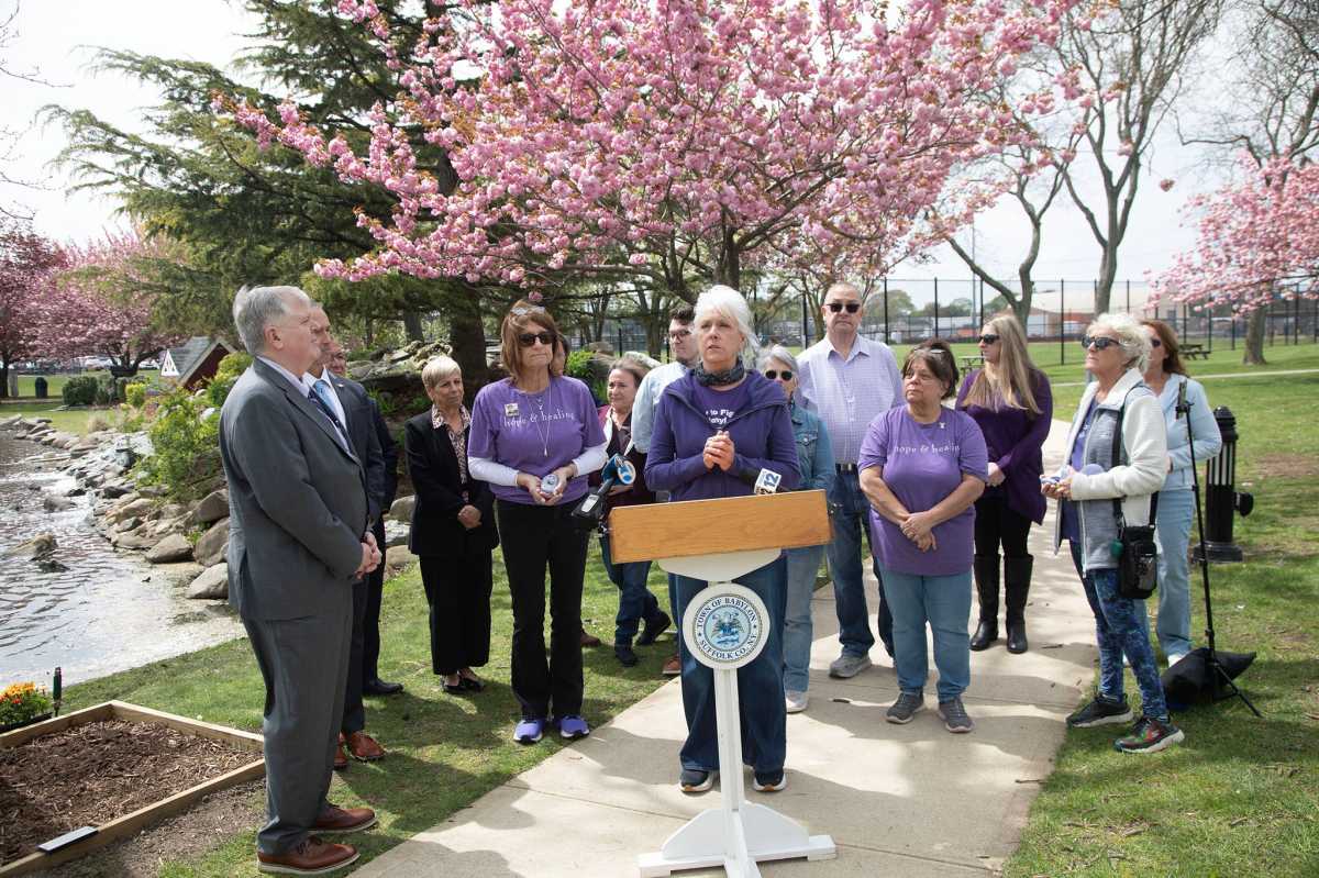 A number of Long Island parents gathered at Babylon Town Hall Park in Lindenhurst on April 29 and placed approximately 50 memorial rocks to remember lost loved ones on Fentanyl Awareness Day