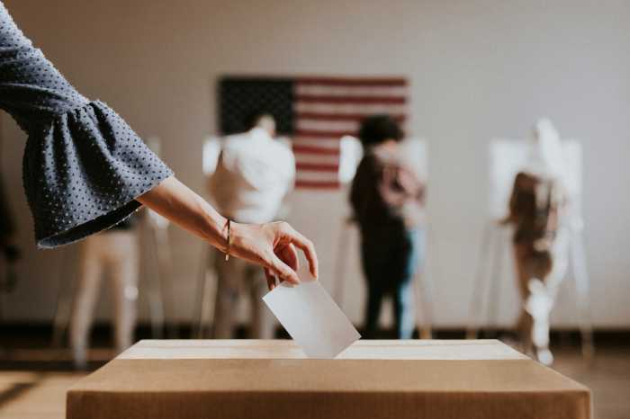 When tensions are high, misleading information often spreads easily. But usually the facts reveal the truth. Of the 883 registered voters on the publicly available voter roll for this election, 60–70 were “workers or employees” — about 7–8% of the electorate.