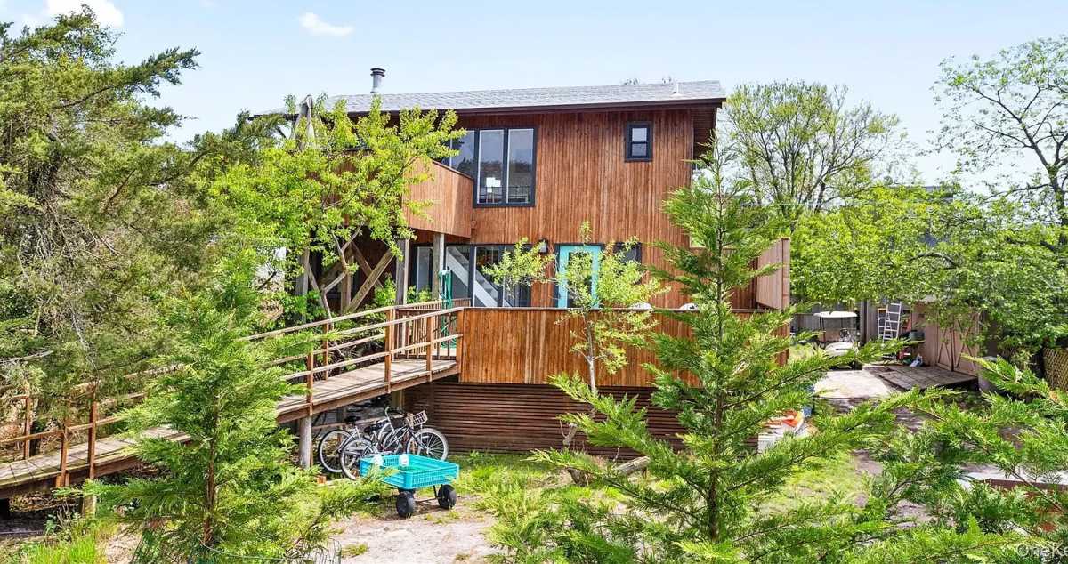 Sheri Lapidus Licensed Real Estate Salesperson Fire Island Sales & Rentals sheri@FISR.com (631) 583-8898